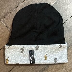 Zara  Lightning Bolt Beanie Cap Skull Beanie Hat Black Gray OS Stretch